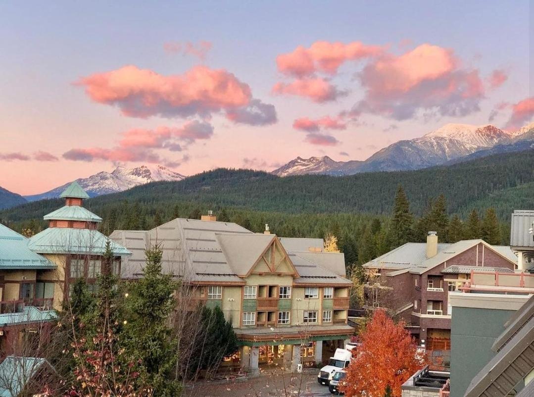 Alpenglow Lodge By Elevate Vacations Whistler Bagian luar foto